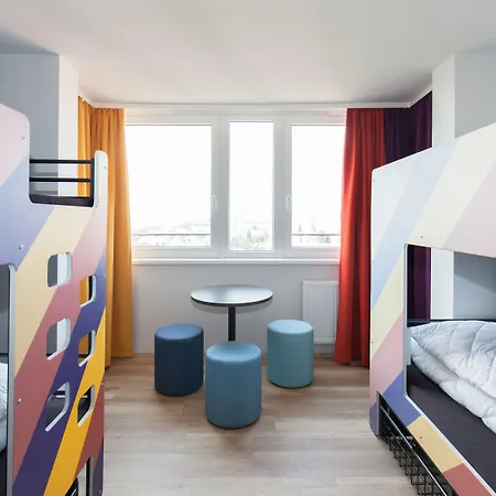 اي آند أو ريا 3*